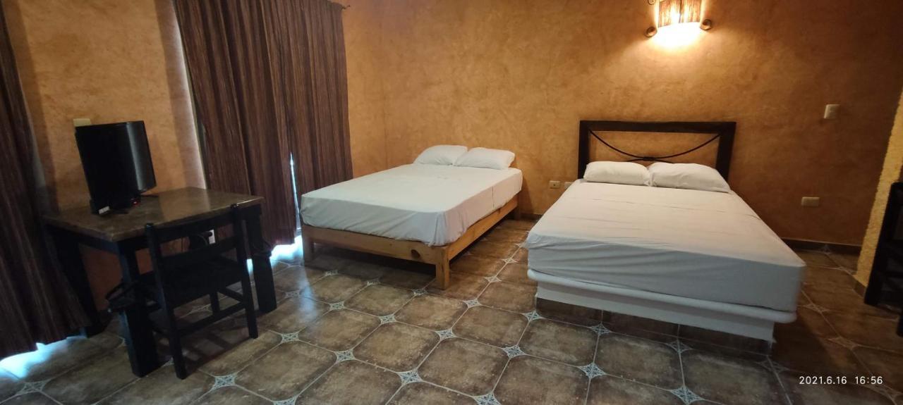 Alux Rooms Playa del Carmen Exteriör bild
