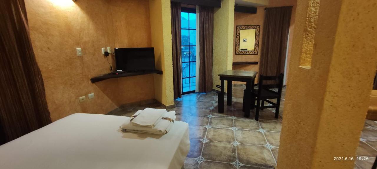 Alux Rooms Playa del Carmen Exteriör bild